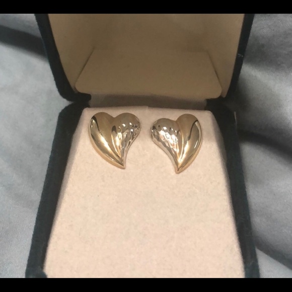 14kt Jewelry - 14KT GOLD HEART earrings -NEW WITH TAGS